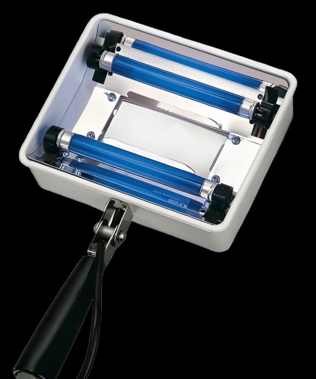 Ultraviolet Lamp Q-Series Hand Held 4 Watt - 2203