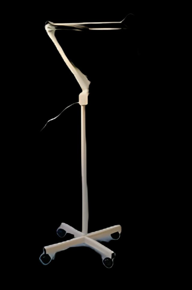 Magnifying Lamp Mobile Base White