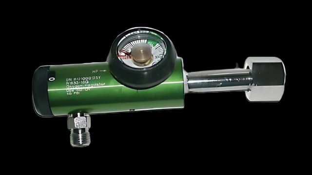 Oxygen Regulator Click Style 0 - 15 LPM DISS Outlet CGA-870