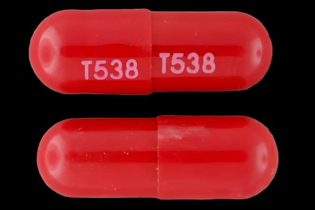 Folivane-F Iron Preparation Iron Fumarate / Polysaccharide Iron Complex / Folic Acid / Vitamin C / Vitamin B3 125 mg - 1 mg - 40 mg - 3 mg Capsule Bottle 90 Capsules