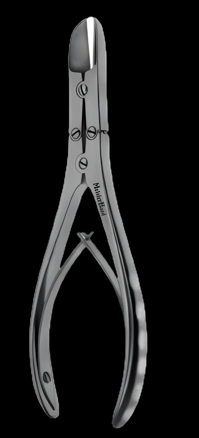 Bone Splitting Forceps MeisterHand® Ruskin 7-1/2 Inch Length Surgical Grade German Stainless Steel NonSterile Ratchet Lock Finger Ring Handle Straight