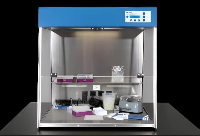 VWR® PCR Workstation with UV Decontamination